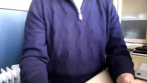 Snapshot of ukshowall chatting on 06.10.26 mark online show from 06.10.26
