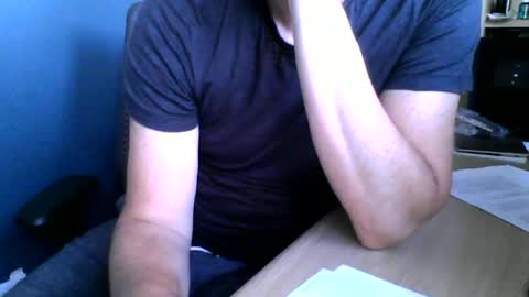 Snapshot of ukshowall chatting on 06.25.26 mark online show from 06.25.26