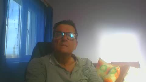 Snapshot of ulmeni4 chatting on 10.25.25 ulmeni4 online show from 10.25.25