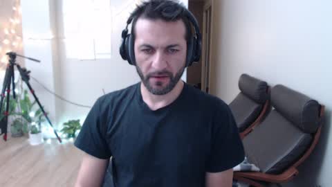 Snapshot of ultratoaster chatting on 01.16.25 ultratoaster online show from 01.16.25