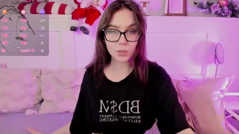 Snapshot of una_medisson chatting on 12.19.24 Una online show from 12.19.24