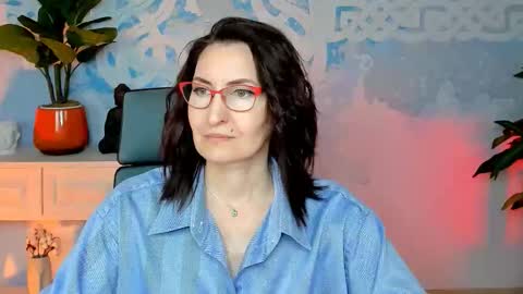 UnaTera online show from 10.19.25