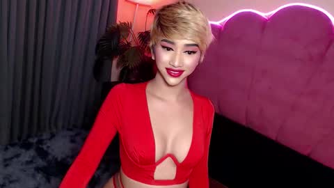 kylie online show from 04.15.26