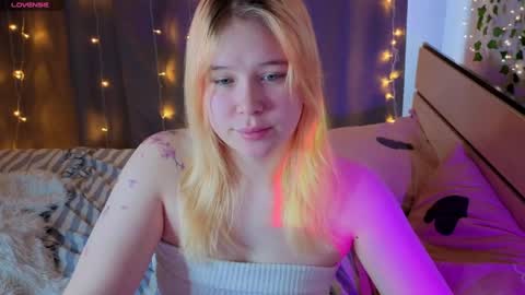 Snapshot of unburntkatniss chatting on 04.12.26 unburntkatniss online show from 04.12.26