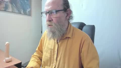 Snapshot of uncle_hottiecb chatting on 03.03.26 Uncle Hottie online show from 03.03.26