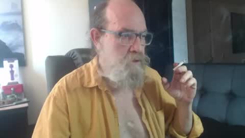 Snapshot of uncle_hottiecb chatting on 07.17.26 Uncle Hottie online show from 07.17.26
