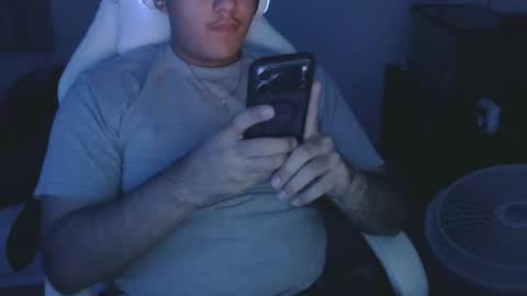 Snapshot of uncutloll chatting on 02.01.26 uncutloll online show from 02.01.26