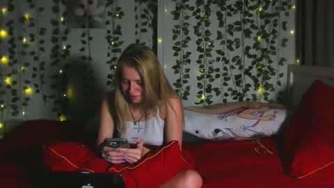 Snapshot of unforgettable_emotions chatting on 10.20.25 Im online every day 1700 GMT-4 online show from 10.20.25