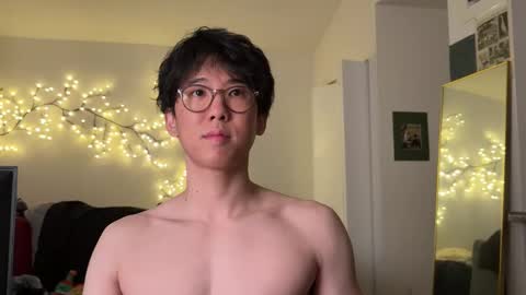 Snapshot of unhingedwang chatting on 10.20.25 wang online show from 10.20.25