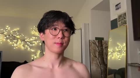 Snapshot of unhingedwang chatting on 11.03.25 wang online show from 11.03.25