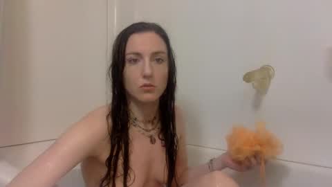 Snapshot of unicornfairy55 chatting on 04.19.26 Lola Moonstone online show from 04.19.26