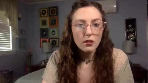 Snapshot of unicornfairy55 chatting on 05.24.26 Lola Moonstone online show from 05.24.26