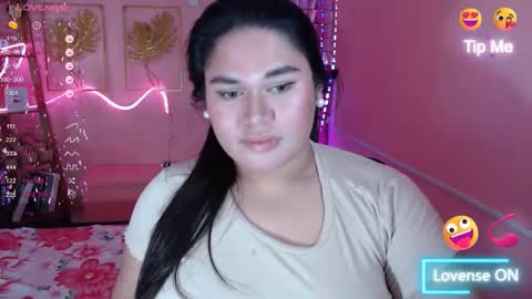 Snapshot of ur_baby_rebbecca chatting on 01.06.25 SINGLE online show from 01.06.25