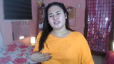 Snapshot of ur_baby_rebbecca chatting on 11.10.25 SINGLE online show from 11.10.25