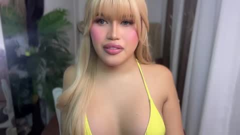 Snapshot of ur_bombshellpatty chatting on 05.17.26 ur_bombshellpatty online show from 05.17.26
