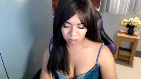 Vee online show from 02.15.25