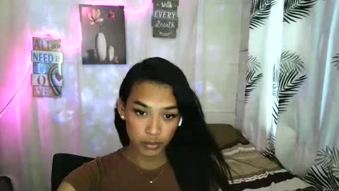 ur_dazzlingmorenaxx online show from 06.10.26