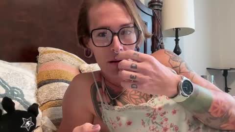 Snapshot of ur_goddess_daylee chatting on 11.15.25 Goddess online show from 11.15.25