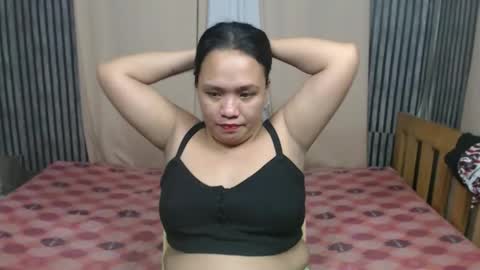 Snapshot of ur_pinay_naughty_morena chatting on 10.28.25 ur_pinay_naughty_morena online show from 10.28.25