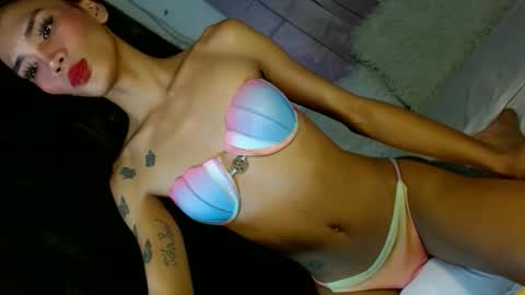 Snapshot of ur_tsemma chatting on 11.04.25 emma online show from 11.04.25