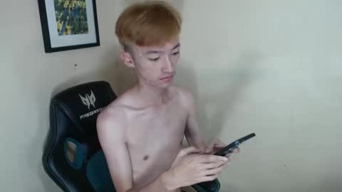 urasian_femboyxxx online show from 04.12.26