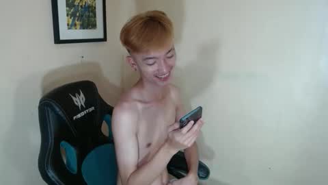 urasian_femboyxxx online show from 04.18.26