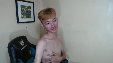 urasian_femboyxxx online show from 04.19.26