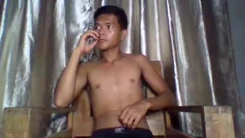 Snapshot of urasian_rey chatting on 04.23.26 urasian_rey online show from 04.23.26