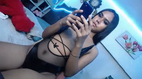 Pau online show from 12.20.24