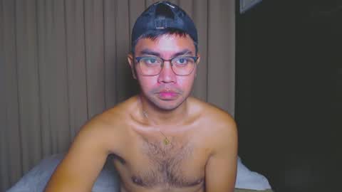 Snapshot of urasianversahunkxx chatting on 01.04.25 johnzen online show from 01.04.25