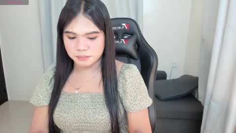 Snapshot of urbabysofia0305 chatting on 12.25.24 Sofia online show from 12.25.24