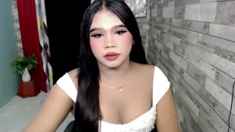 Snapshot of urbabysofia0305 chatting on 12.30.24 Sofia online show from 12.30.24