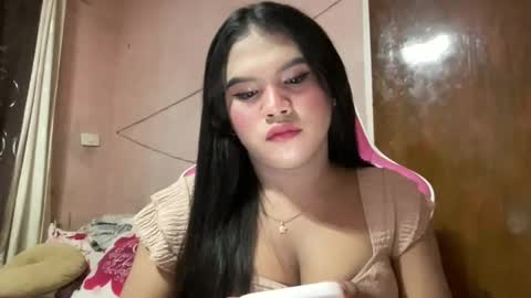 Snapshot of urbabysofia0305 chatting on 01.01.25 Sofia online show from 01.01.25