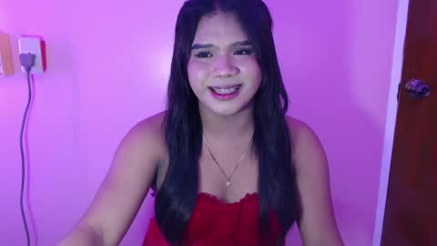 Snapshot of urbabysofia0305 chatting on 02.20.25 Sofia online show from 02.20.25