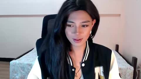 Snapshot of urbeautifulalexa chatting on 04.30.26 Miss alexa online show from 04.30.26