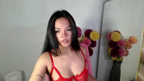Snapshot of urbeautifulnightmare chatting on 12.24.24 venice online show from 12.24.24