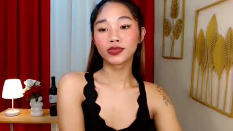 Snapshot of urcaptivatingmaria chatting on 11.18.25 UrCaptivatingMaria online show from 11.18.25