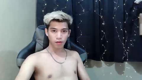 Snapshot of urcutefucking_asianboy chatting on 09.20.25 ASIANBBYBOY online show from 09.20.25