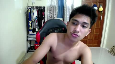 Snapshot of urcuteguy_jhonx chatting on 04.21.26 Dannie online show from 04.21.26