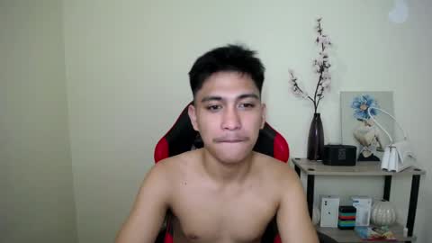 Snapshot of urcuteguy_jhonx chatting on 04.26.26 Dannie online show from 04.26.26