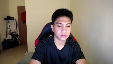 Snapshot of urcuteguy_jhonx chatting on 05.11.26 Dannie online show from 05.11.26