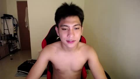 Snapshot of urcuteguy_jhonx chatting on 05.18.26 Dannie online show from 05.18.26
