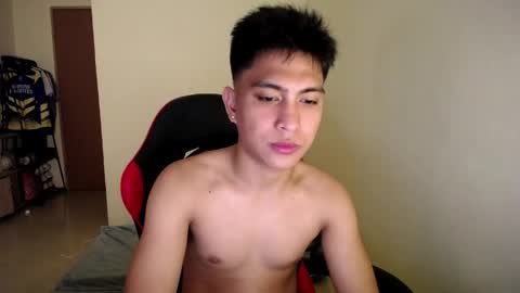 Snapshot of urcuteguy_jhonx chatting on 05.20.26 Dannie online show from 05.20.26