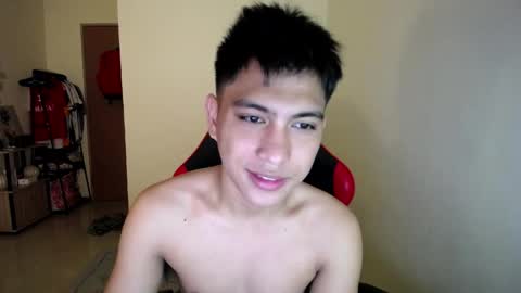 Snapshot of urcuteguy_jhonx chatting on 05.25.26 Dannie online show from 05.25.26