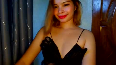 Snapshot of urcutiepiegirl chatting on 07.26.26 urcutiepiegirl online show from 07.26.26