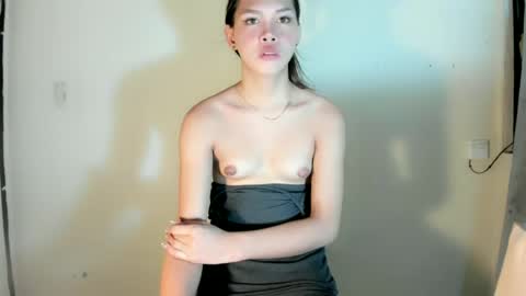 Snapshot of urdolly_rona chatting on 06.18.26 Rona Ella online show from 06.18.26