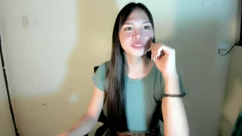 Snapshot of urdolly_rona chatting on 07.06.26 Rona Ella online show from 07.06.26