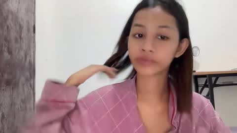 Snapshot of urdream_girl8 chatting on 02.14.26 urdream_girl8 online show from 02.14.26