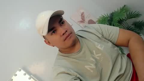 ure_fattytoy143 online show from 12.21.25