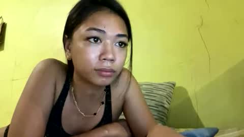 Snapshot of urfantacyjamaica chatting on 06.17.26 ayumi reacher online show from 06.17.26